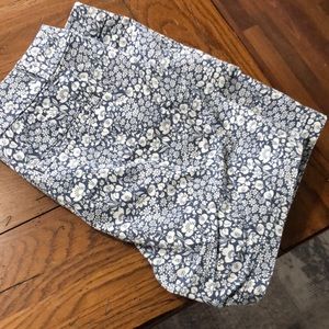 The Loft floral 6” shorts